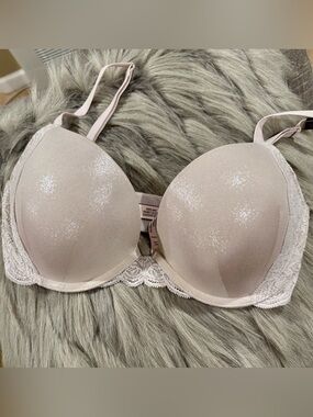 NWT Victoria’s Secret bra 32DD